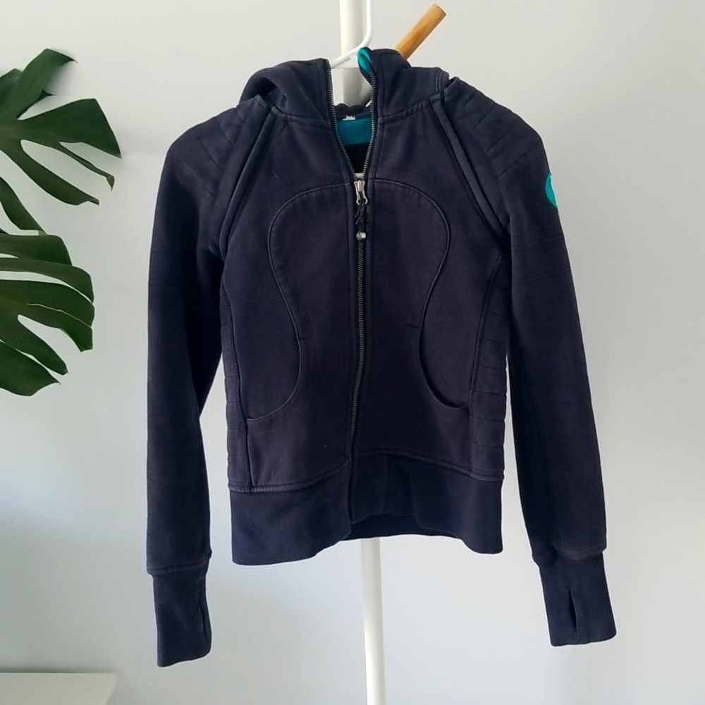 Vintage 2013 lululemon blue zip up sweater with detachable sleeves, size S